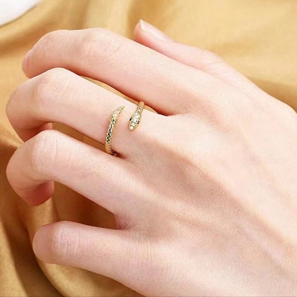 ππNEWππ LUXURIOUS!! Adjustable Snake Ring with Tiny CZ'S in GOLD Plating - Picture 2 of 13